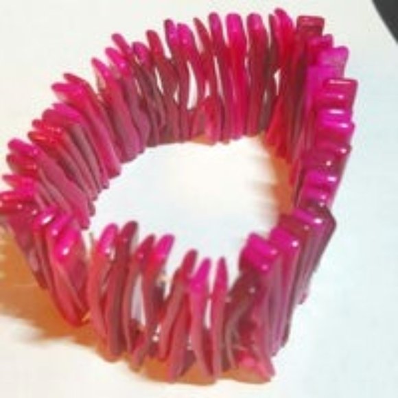 Pink Shell Stretchable Bracelet - Picture 2 of 4